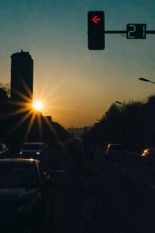 02 2月 25